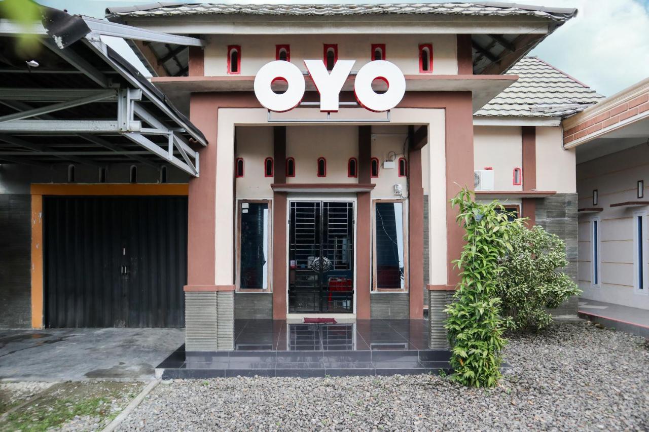 פדאנג Oyo 2202 Delima Guest House Syariah מראה חיצוני תמונה