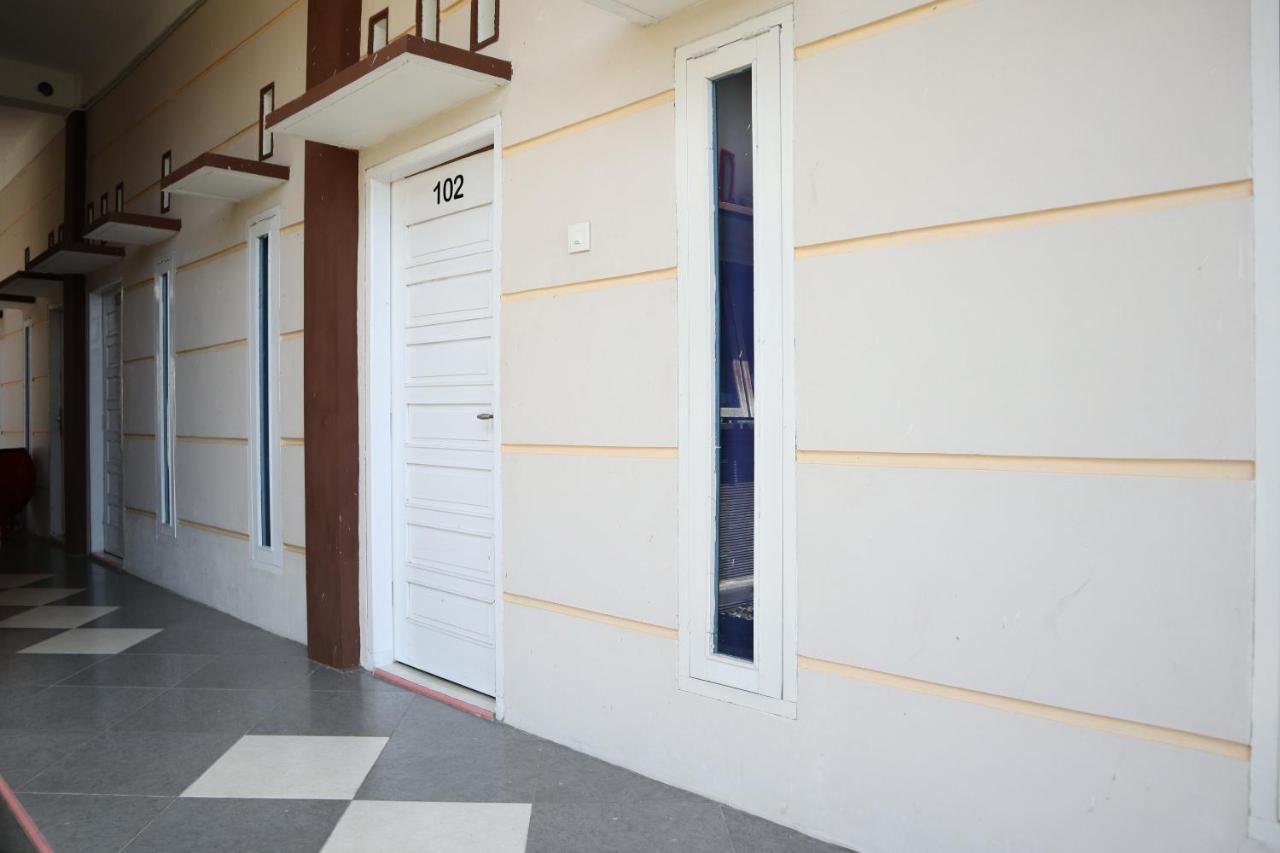 פדאנג Oyo 2202 Delima Guest House Syariah מראה חיצוני תמונה